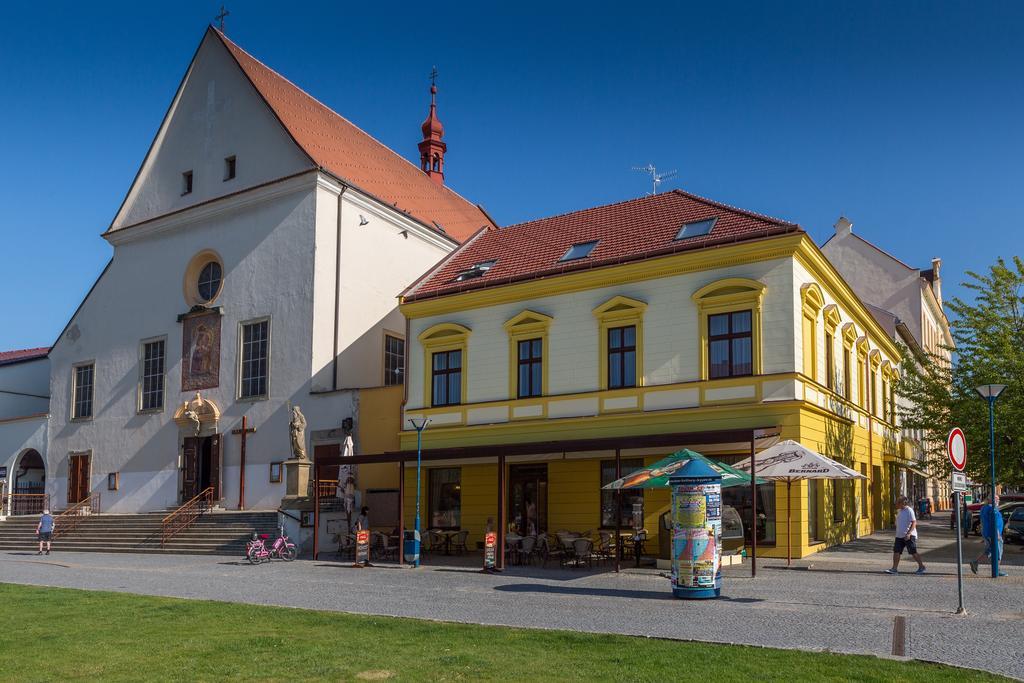 Penzion Longus Kyjov  Esterno foto